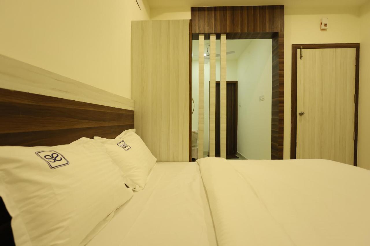 Hotel Sigma Suites Bangalore Exteriör bild