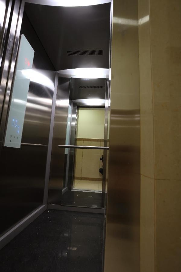 Hotel Sigma Suites Bangalore Exteriör bild