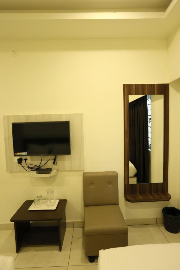 Hotel Sigma Suites Bangalore Exteriör bild